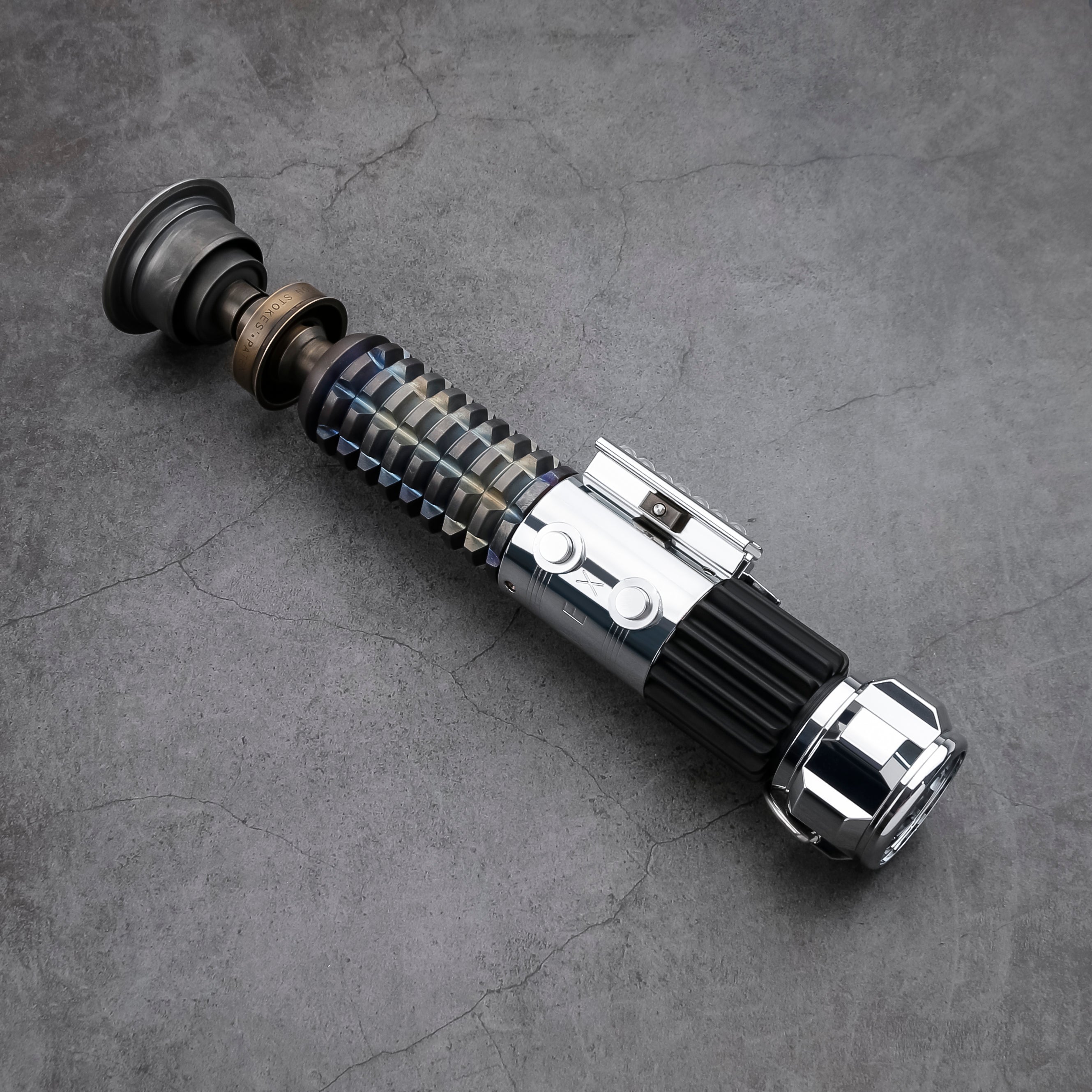 Pack Collector – Sabre Laser Légendaire de Mustafar