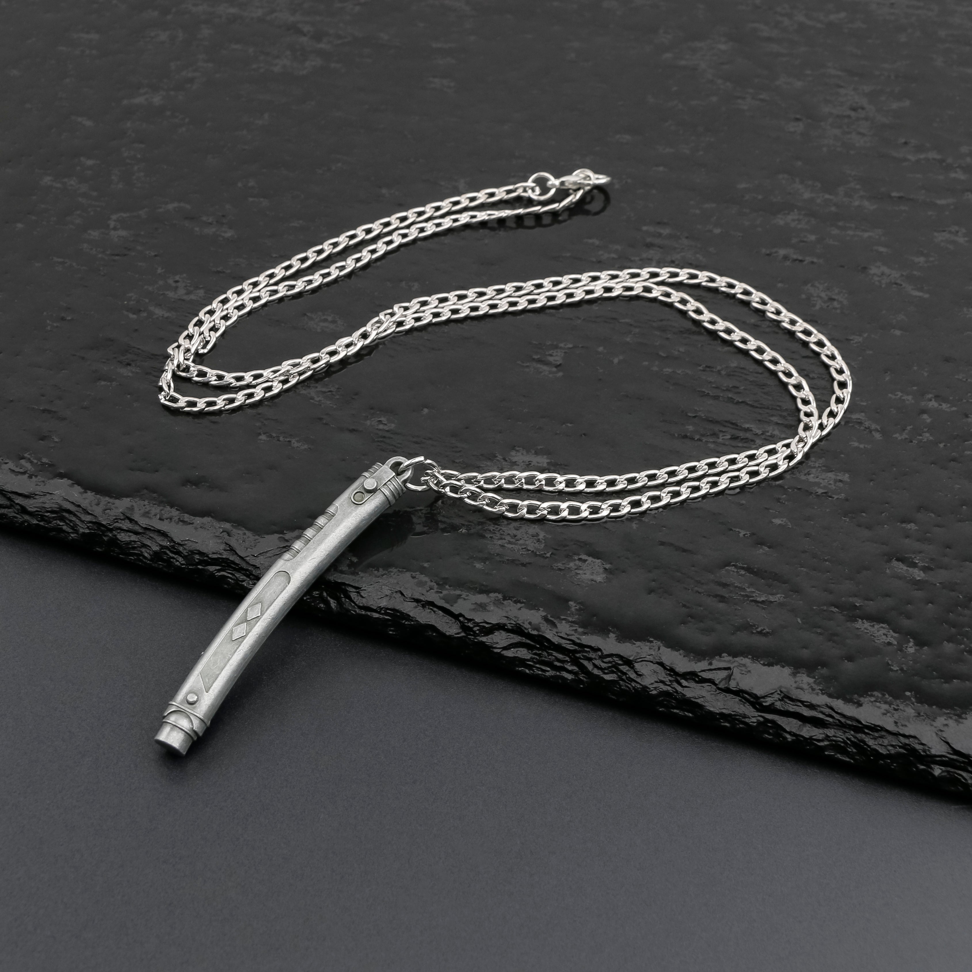 Collier Sabre Laser