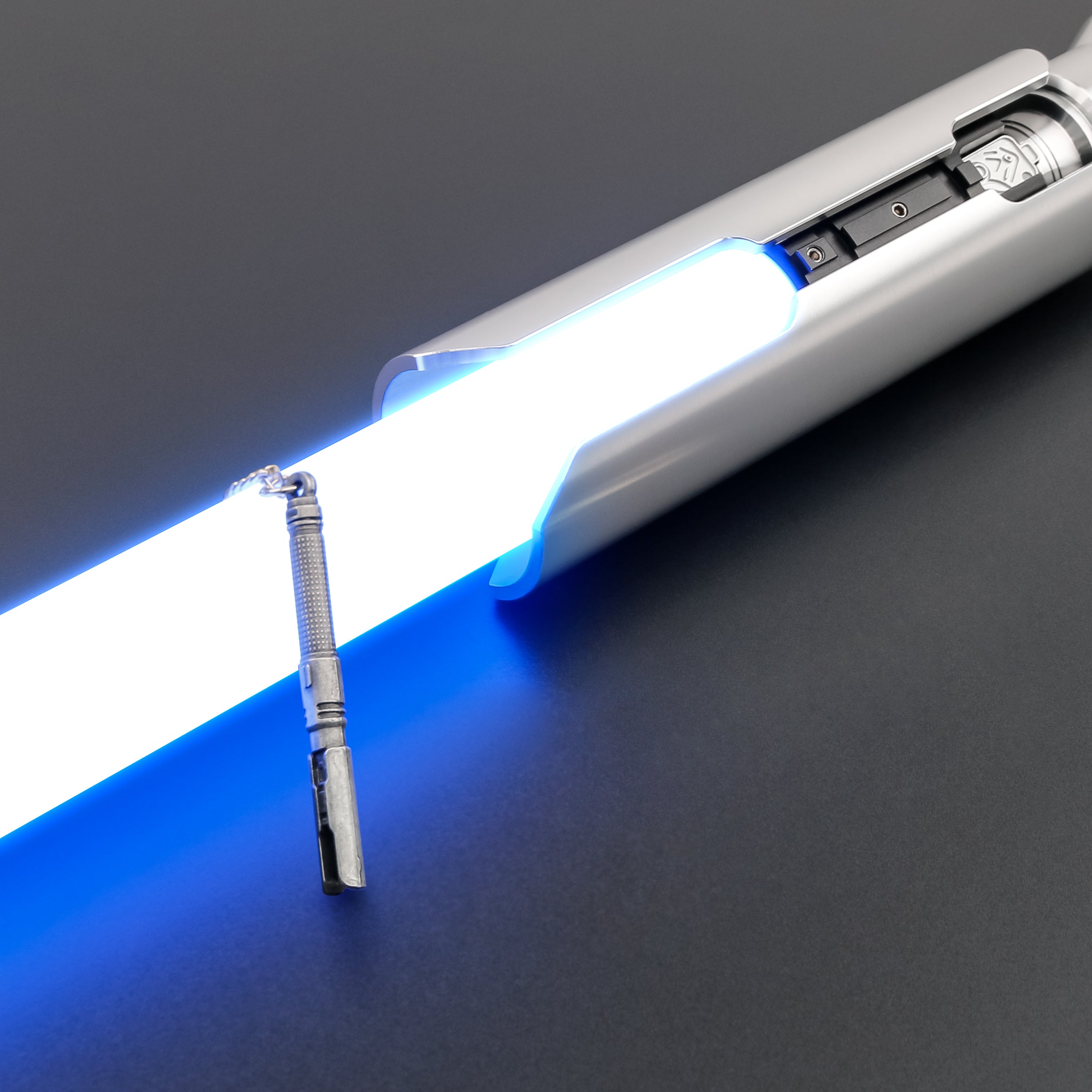 Collier Sabre Laser